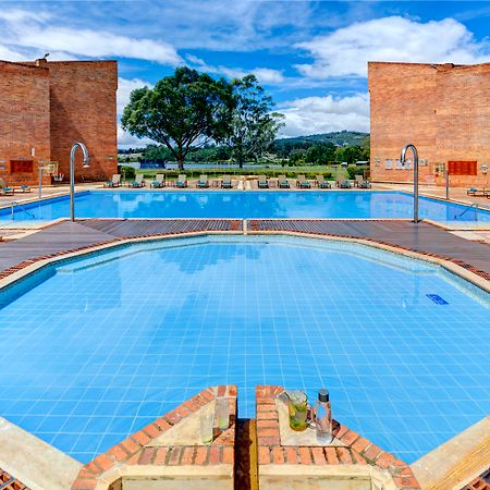 Estelar Paipa Hotel Spa & Y Centro De Convenciones Экстерьер фото The swimming pool at the hotel