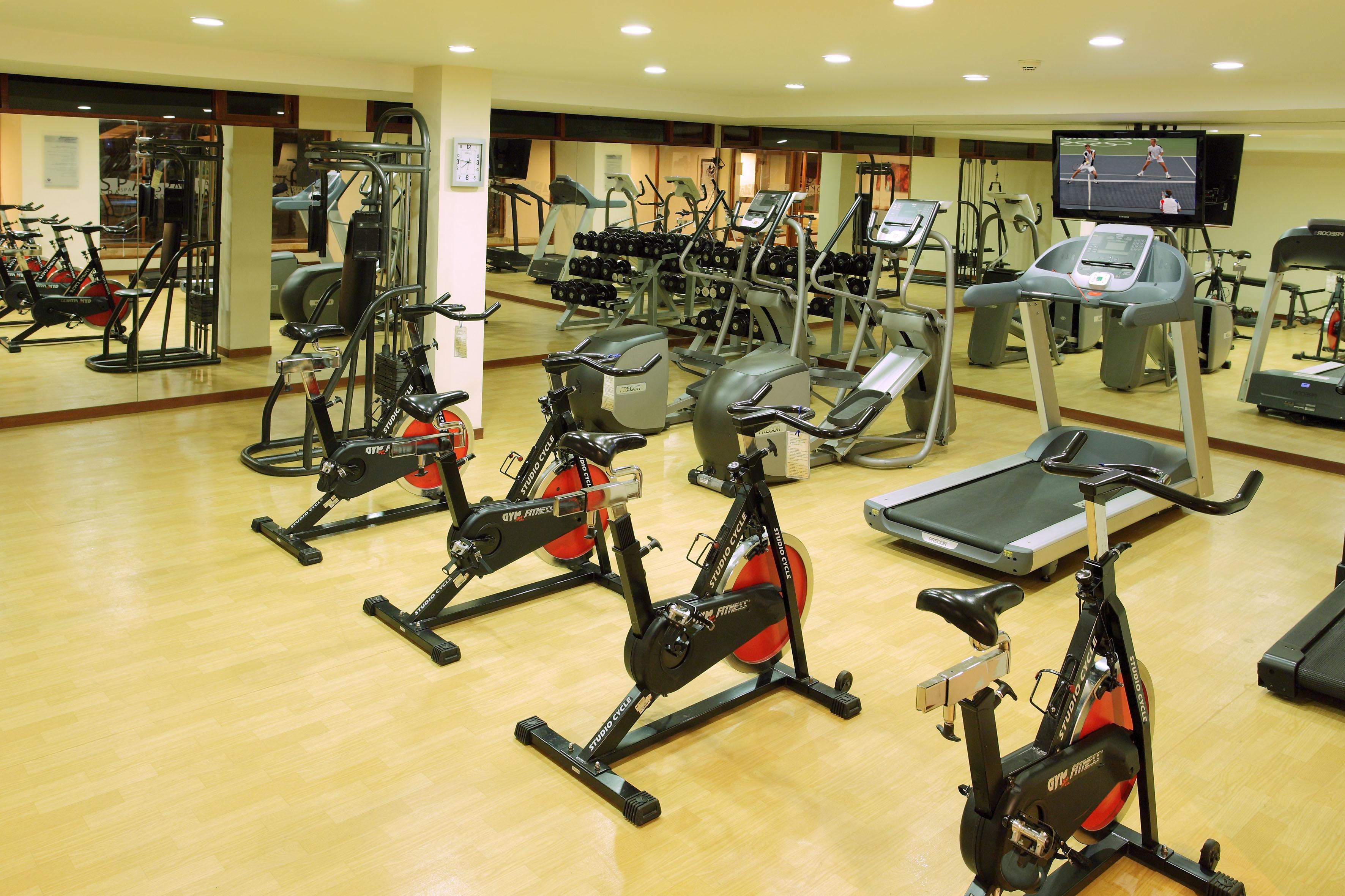 Estelar Paipa Hotel Spa & Y Centro De Convenciones Экстерьер фото A gym in a hotel