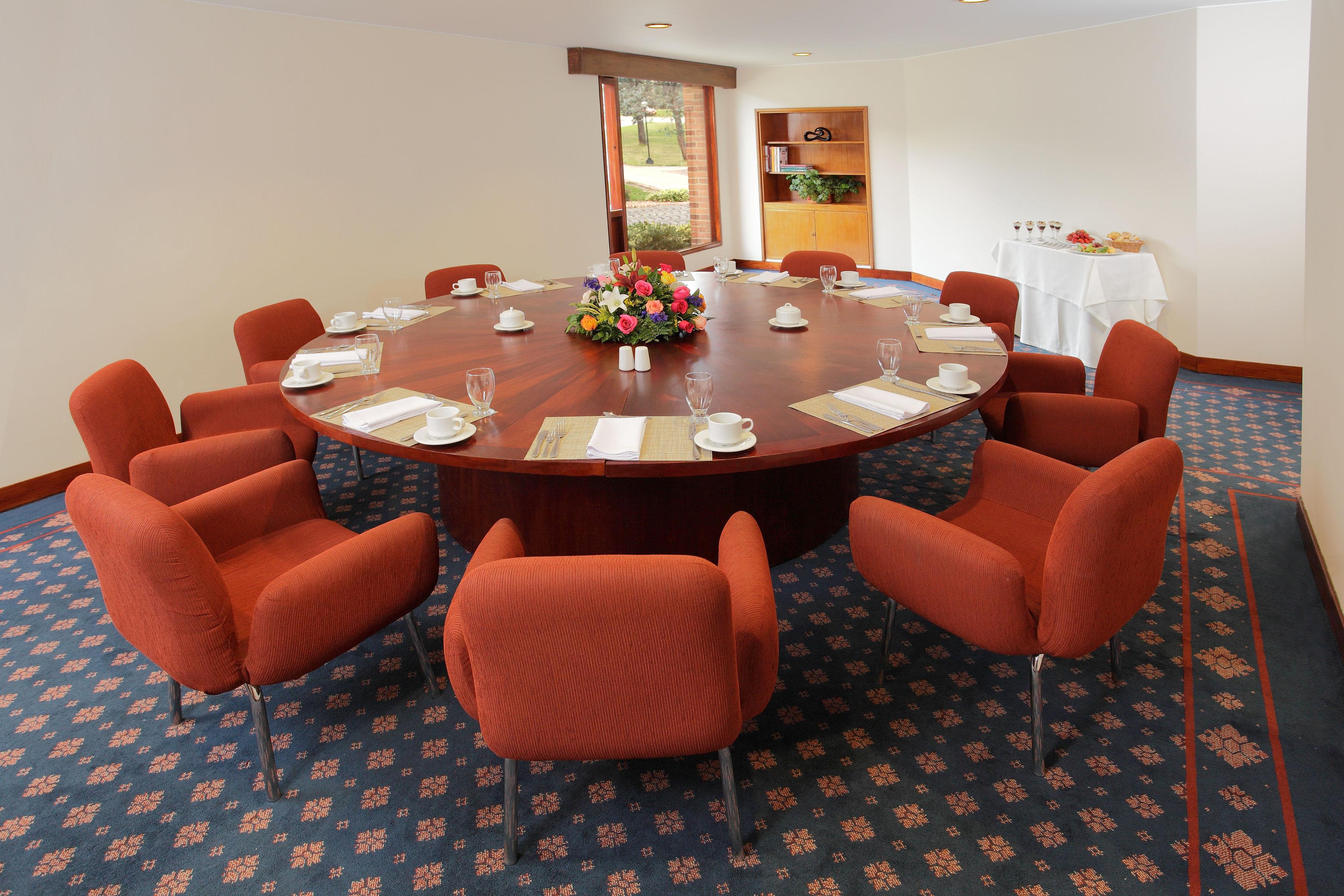Estelar Paipa Hotel Spa & Y Centro De Convenciones Экстерьер фото The boardroom at the Royal Society