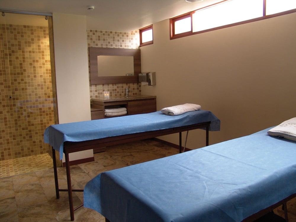 Estelar Paipa Hotel Spa & Y Centro De Convenciones Экстерьер фото A treatment room at the spa