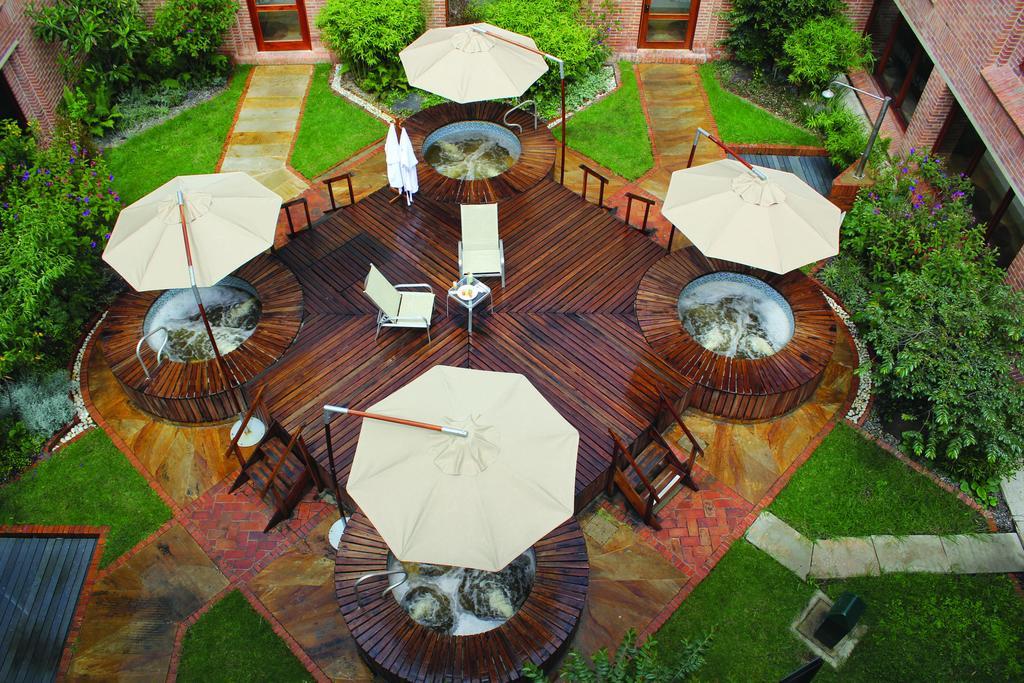 Estelar Paipa Hotel Spa & Y Centro De Convenciones Удобства фото The courtyard of the hotel